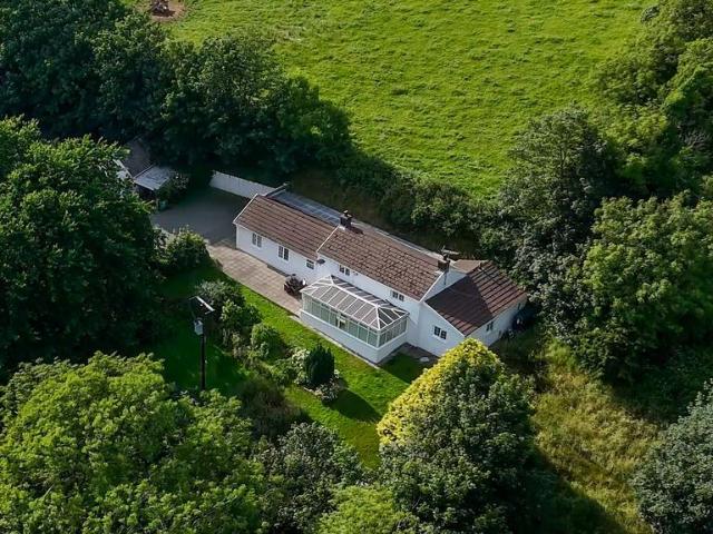 4 bedroom bungalow for sale