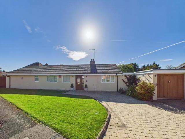 4 bedroom bungalow for sale