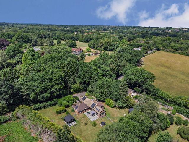4 bedroom bungalow for sale