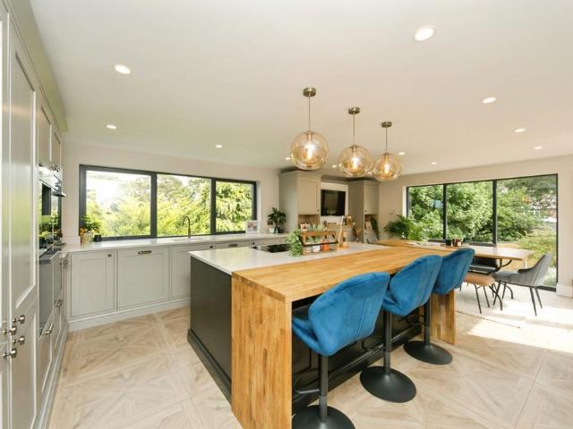 4 bedroom bungalow for sale