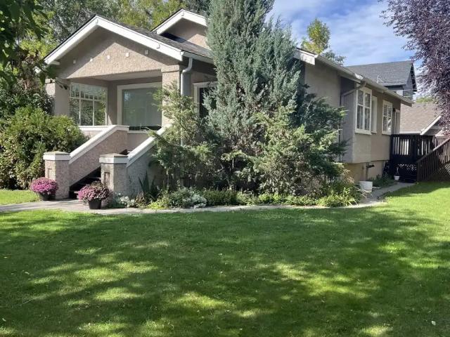 4 Bedroom Bungalow in Crescent Heights – Garage Included