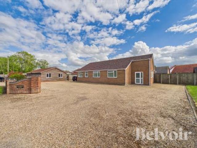 4 bedroom Bungalow To Let