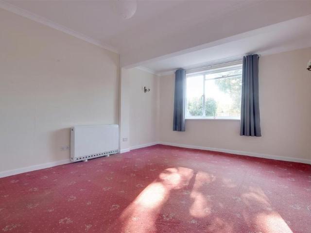 4 bedroom bungalow to rent