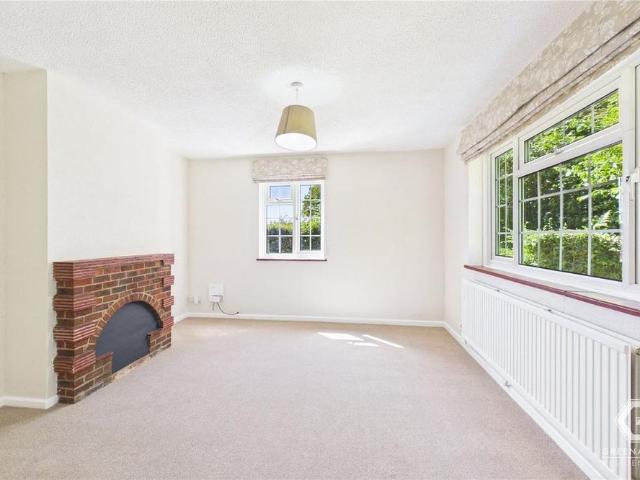 4 bedroom bungalow to rent