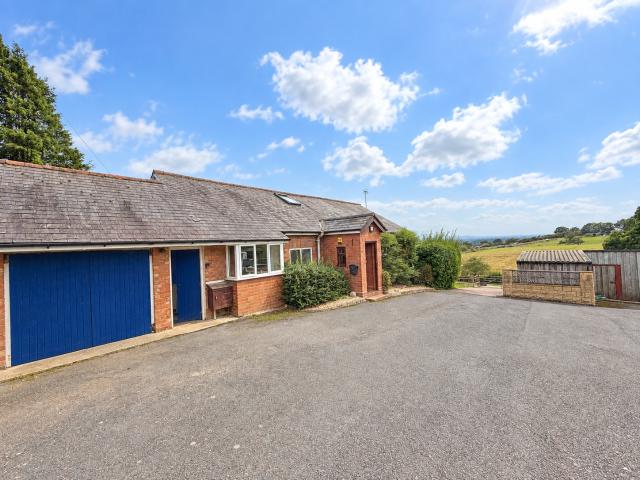 4 bedroom bungalow to rent