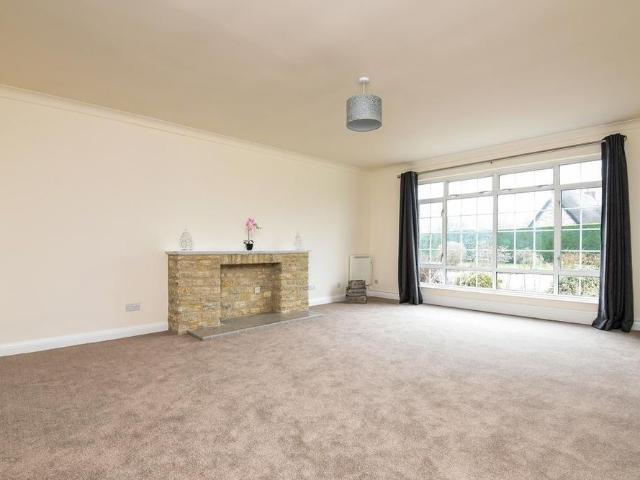 4 bedroom bungalow to rent