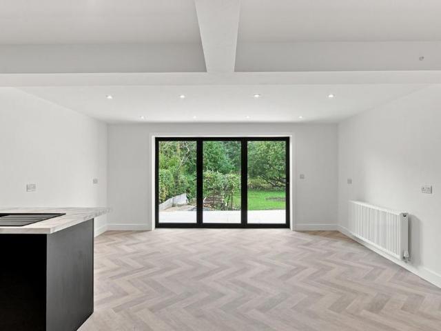 4 bedroom bungalow to rent