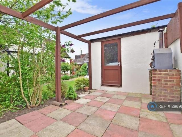 4 bedroom bungalow to rent