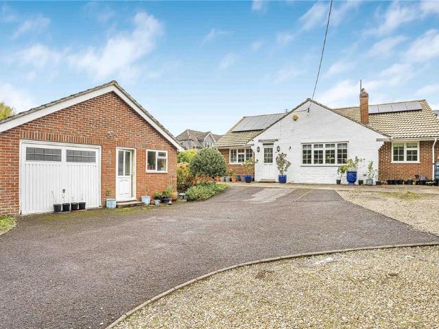 4 bedroom bungalow to rent