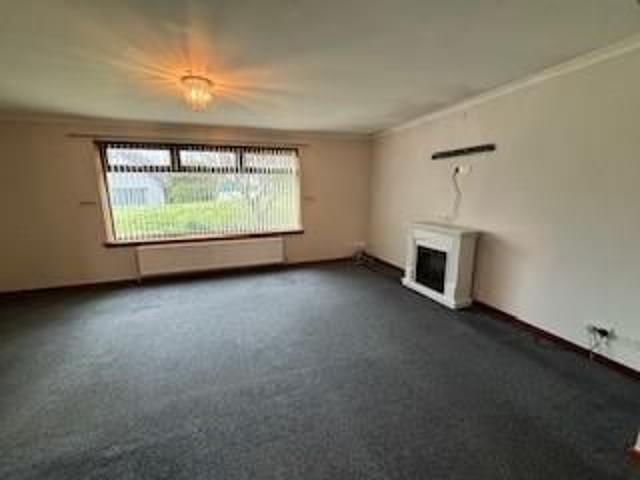 4 bedroom bungalow to rent