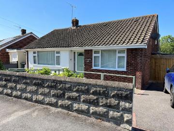 4 bedroom bungalow to rent