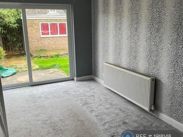 4 bedroom bungalow to rent