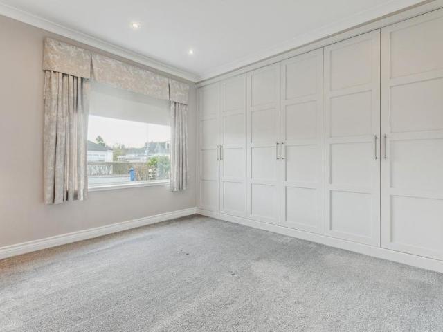 4 bedroom bungalow to rent