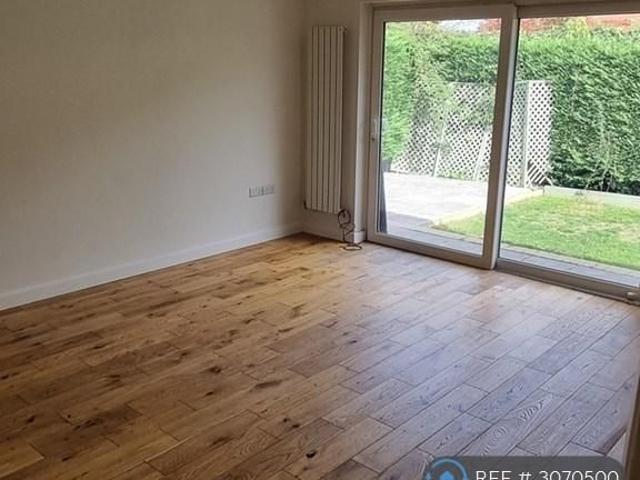 4 bedroom bungalow to rent