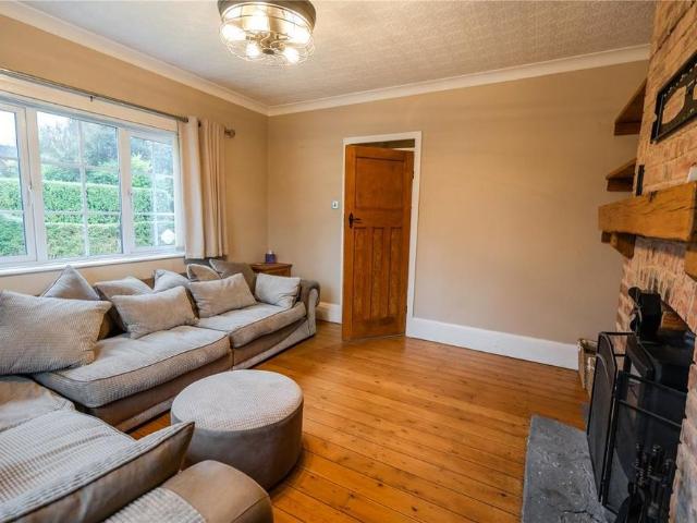 4 bedroom bungalow to rent