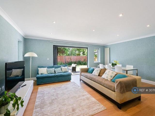 4 bedroom bungalow to rent