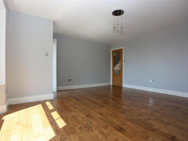 4 bedroom house to rent