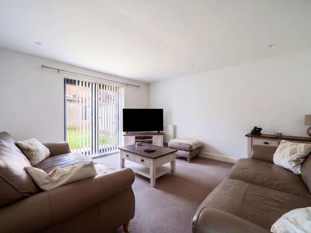 4 bedroom bungalow to rent