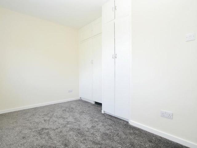 4 bedroom bungalow to rent