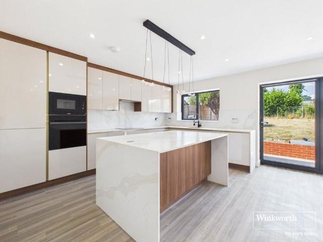 4 bedroom bungalow to rent