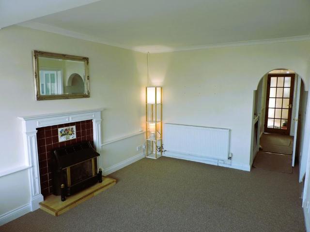 4 bedroom bungalow to rent