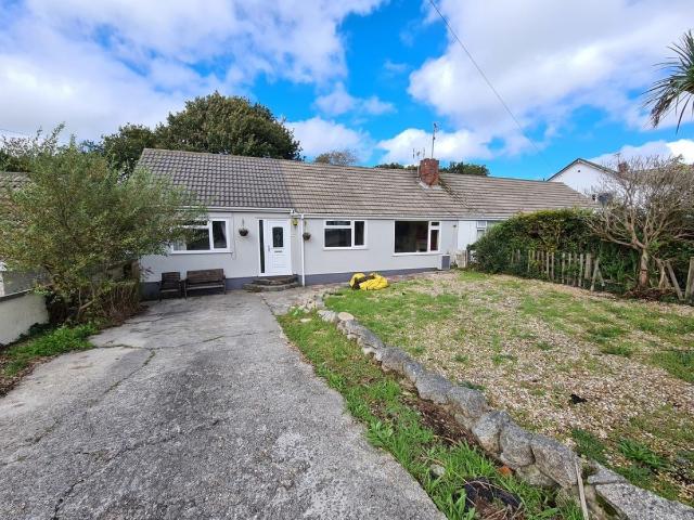 4 bedroom Bungalow To Rent