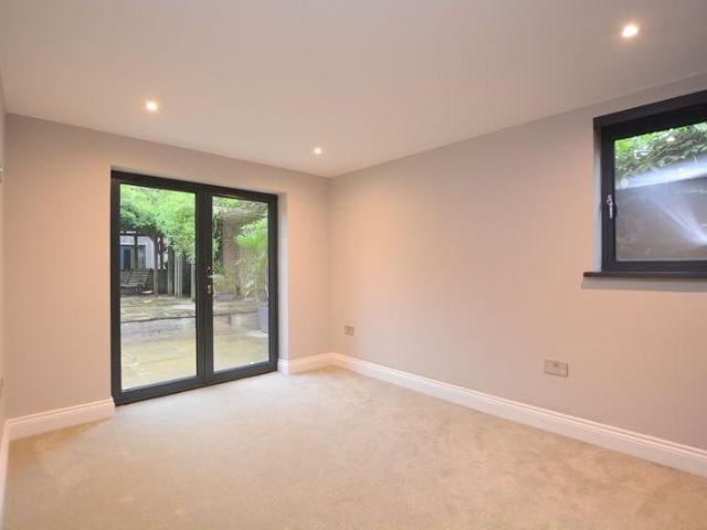 4 bedroom bungalow to rent