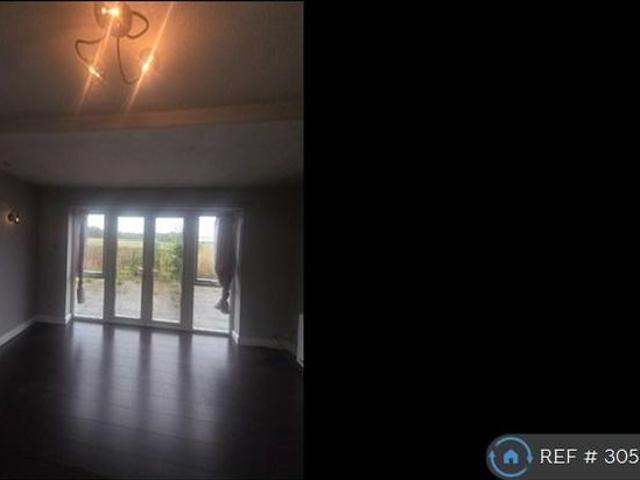 4 bedroom bungalow to rent