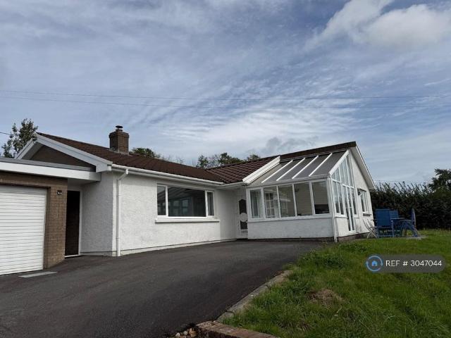 4 bedroom bungalow to rent