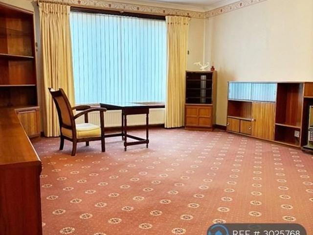 4 bedroom bungalow to rent