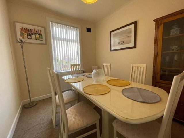 4 bedroom bungalow to rent