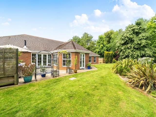 4 bedroom detached house to rent