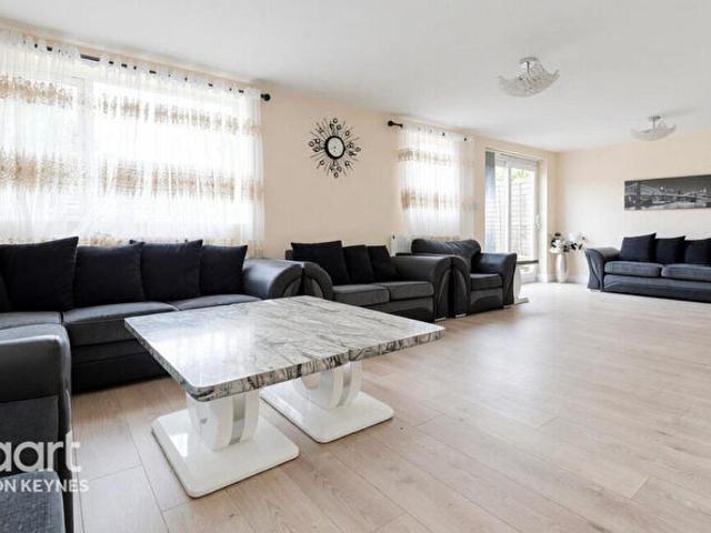 4 Bedroom Bungalow To Rent In Trueman Place, Oldbrook, MK6