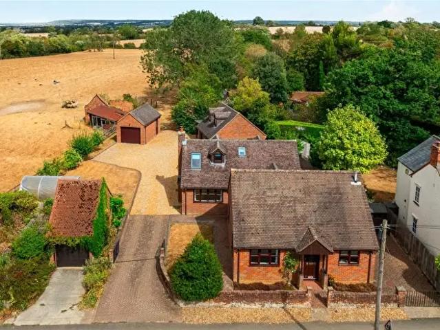 4 Bedroom Bungalow To Rent In Ivy Lane, Stewkley, Leighton Buzzard, Buckinghamshire, LU7