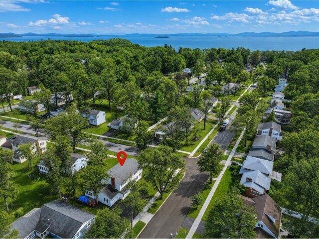 4 bedroom, Burlington VT 05408 104481466