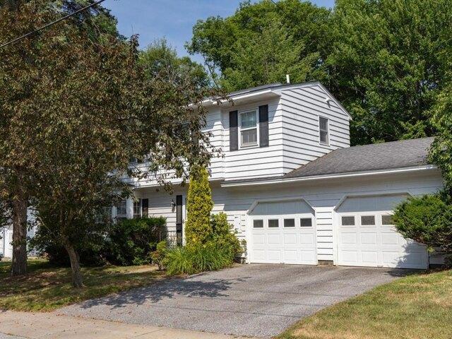 4 bedroom, Burlington VT 05408 104541003