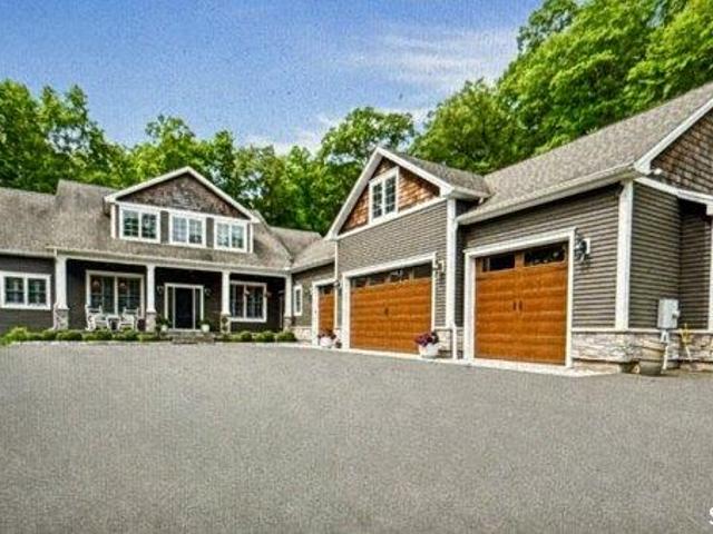 4 bedroom, Burlington CT 06013 104654043
