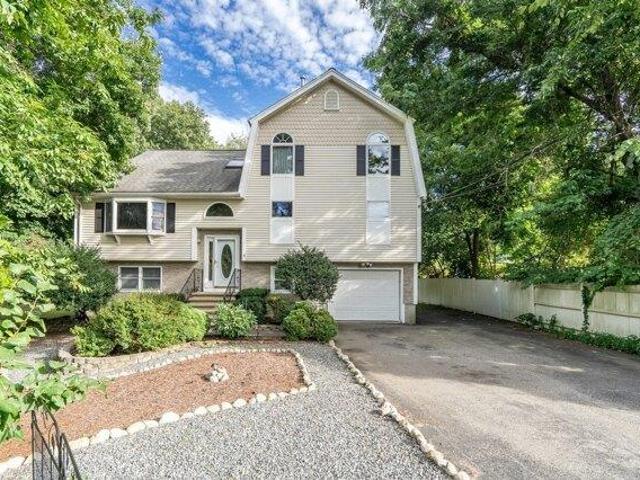 4 bedroom, Burlington MA 01803 105495268