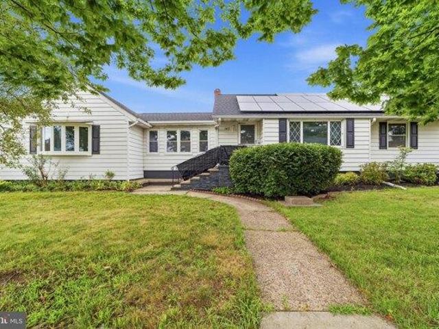 4 bedroom, Burlington NJ 08016 105290743