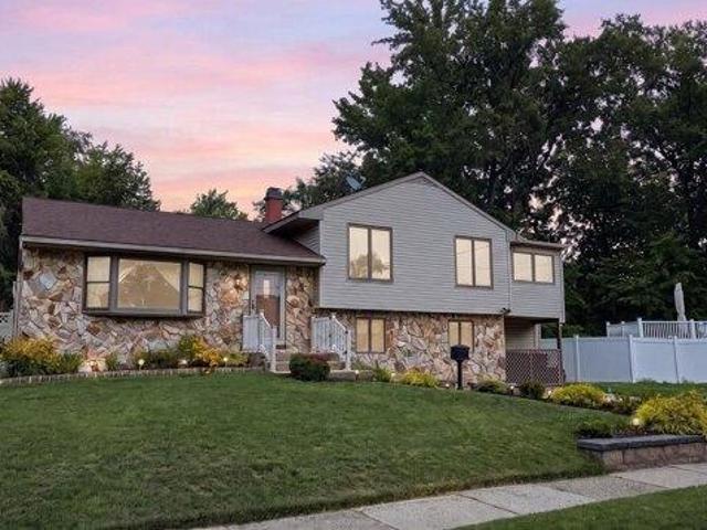 4 bedroom, Burlington NJ 08016 105290047