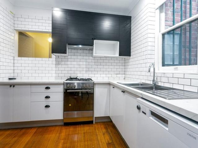4 Bedroom Golden Mile Period Duplex