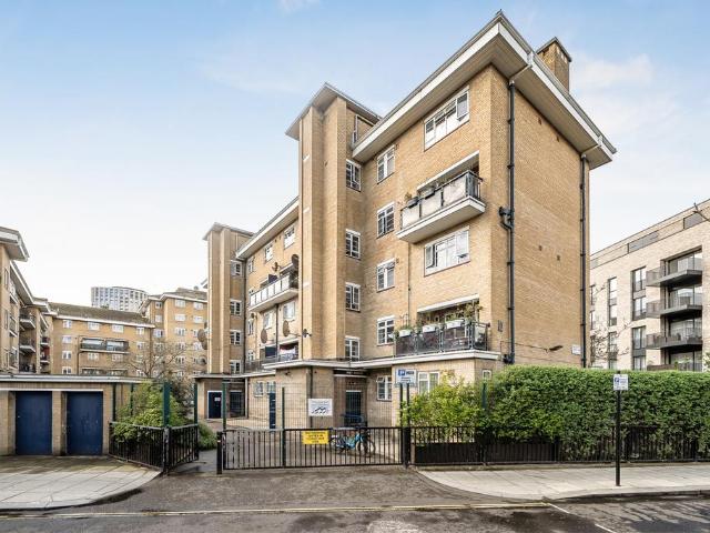 4 bedroom flat for sale