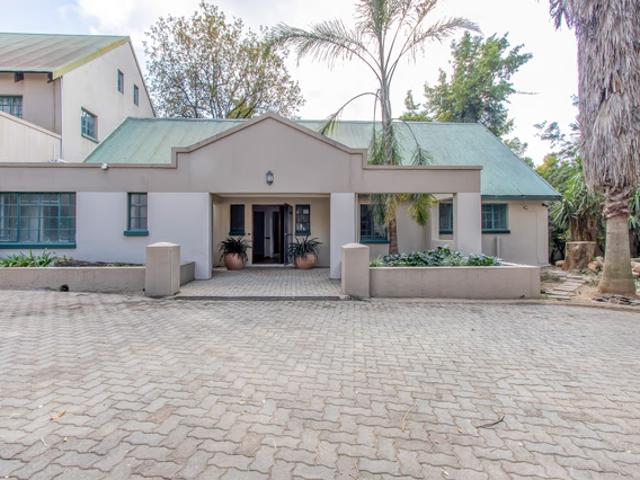 4 Bedroom Garden Cottage To Let in Farmall AH