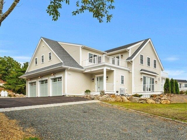 4 bedroom, Gloucester MA 01930 104192800