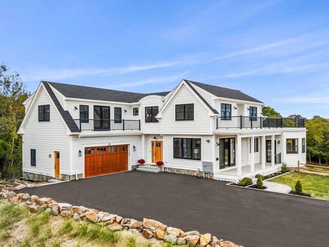 4 bedroom, Gloucester MA 01930 105498047