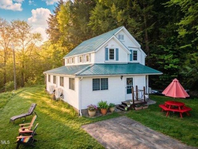 4 bedroom, Gloversville NY 12078 105288879