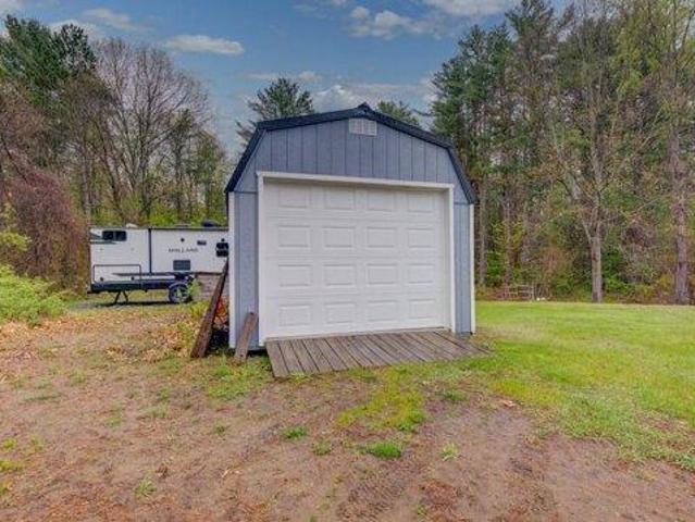 4 bedroom, Gloversville NY 12078 105292349