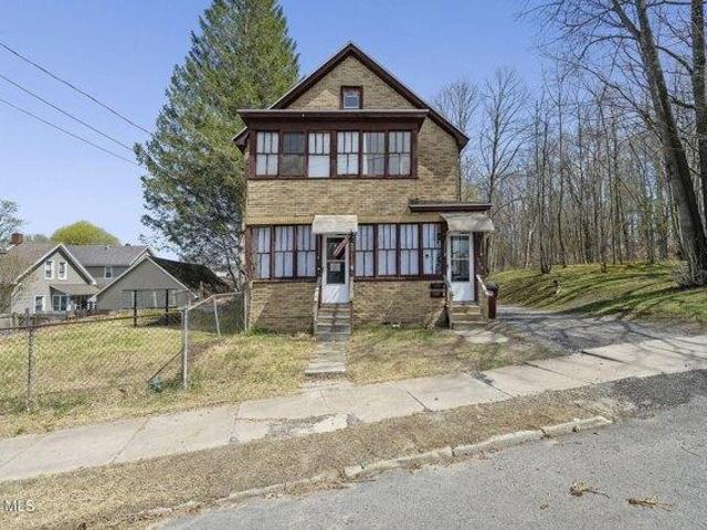 4 bedroom, Gloversville NY 12078 105292535