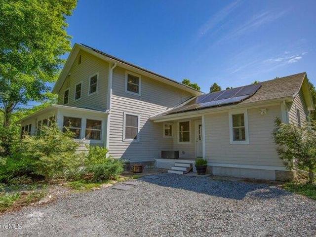 4 bedroom, Great Barrington MA 01230 105258594