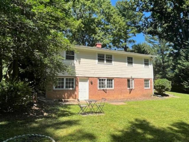 4 bedroom, Great Falls VA 22066 105902374